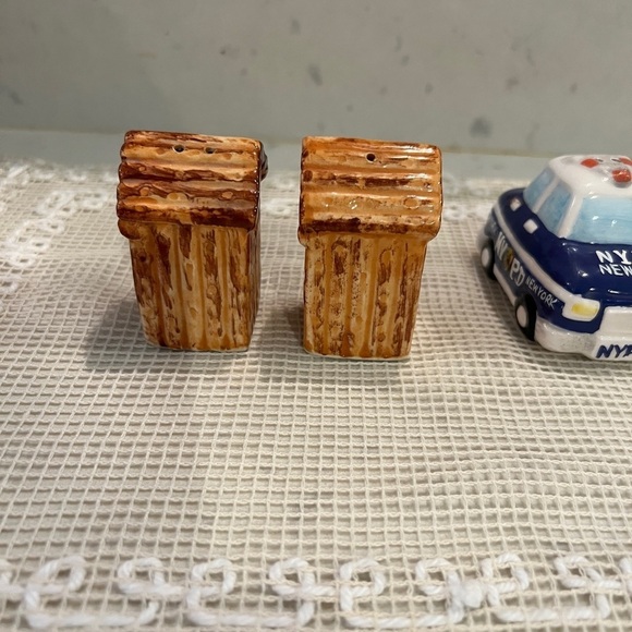 2 sets of Salt and Pepper Shakers. Minature OutHouse S&P and NYPD police car S&P - Picture 5 of 13